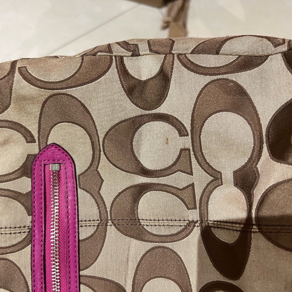 Coach - Picture 9 of 16